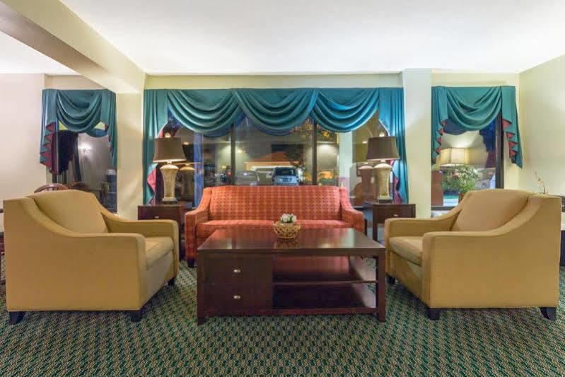 Super 8 By Wyndham Orangeburg Hotel Exterior foto